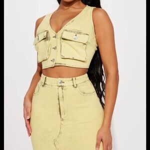 Fashion Nova Yellow Button-Up Crop Top